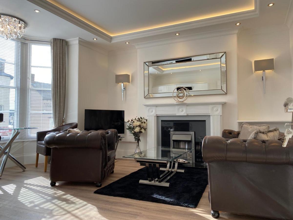 The Maureen Suite Llandudno Exterior photo